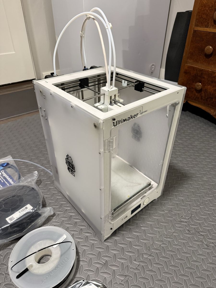 Ultimaker 3 Extended 3D Printer - Professional Grade Dual Extrusion FDM