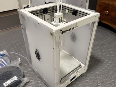 Ultimaker 3 Extended 3D Printer - Professional Grade Dual Extrusion FDM