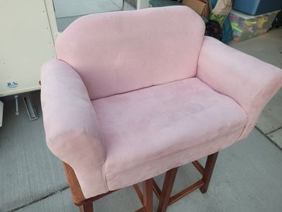Keet Kids Pink Microfiber Upholstered Armchair