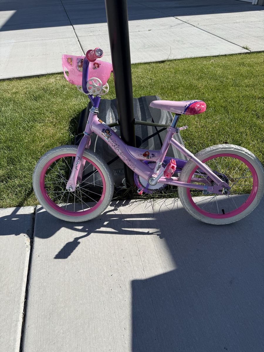 [FREE] Girls' Pink Princess Bike with Basket & Training Wheel Mounts - Ideal for Young Riders