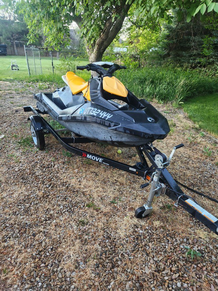 2018 Sea-Doo Spark 2-Up w/2021 one place trailer