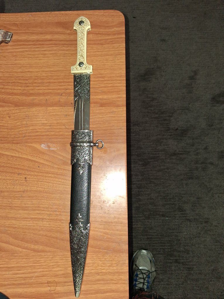 Main image 4