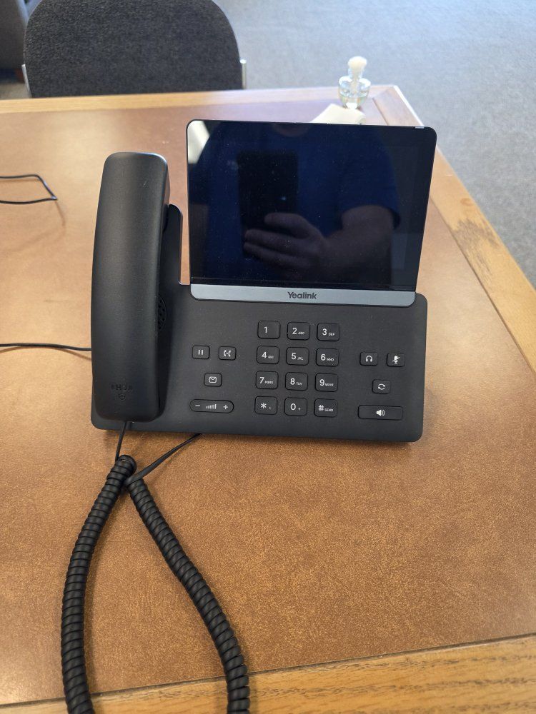Yealink T88w VoIP Phone with Android OS - Touchscreen IP Phone & Yealink T88W pro 2 phones. wifi and Bluetooth
