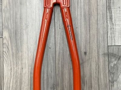 CRESCENT NO. 1 24 INCHES BOLT CUTTERS
