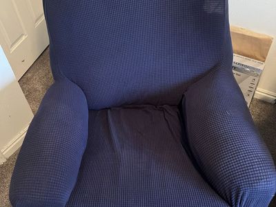 FREE Recliner Armchair with Navy Blue Stretch Slipcover. RECLINER HANDLE IS LOOSE/BROKE