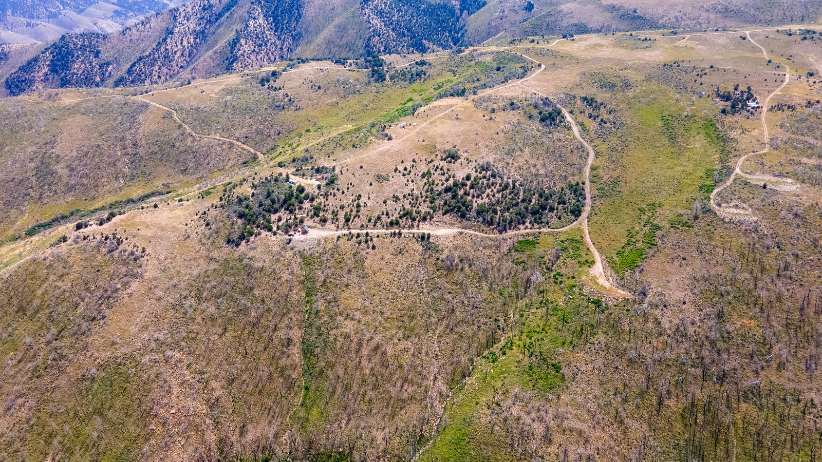 10 Acre off-grid cabin (Fruitland)