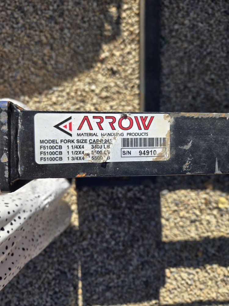 Arrow Pallet Forks