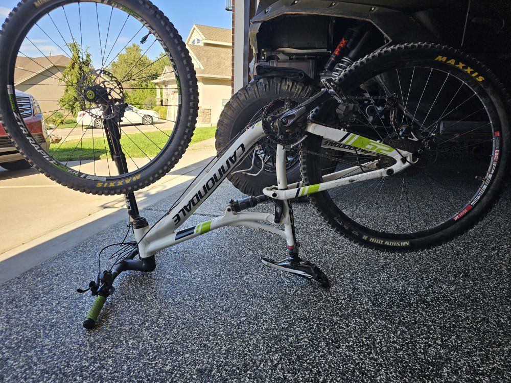 2012 - 15 Cannondale Scapel Mountain Bike - White/Green, Full Suspension, Maxxis/DT Swiss Wheels