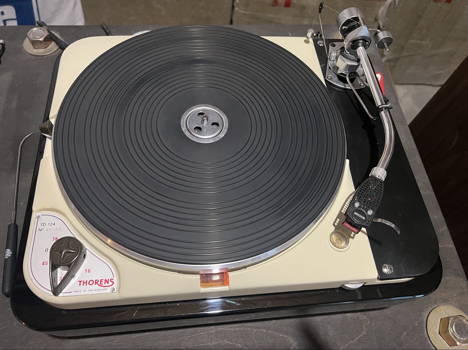Thorens 124 Turntable