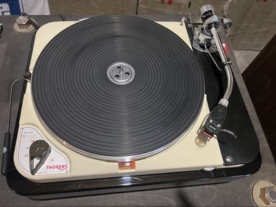 Thorens 124 Turntable