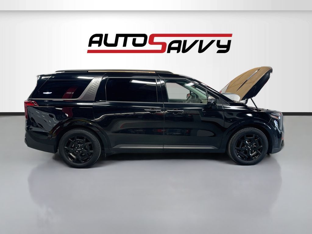 2025 Kia Carnival SX