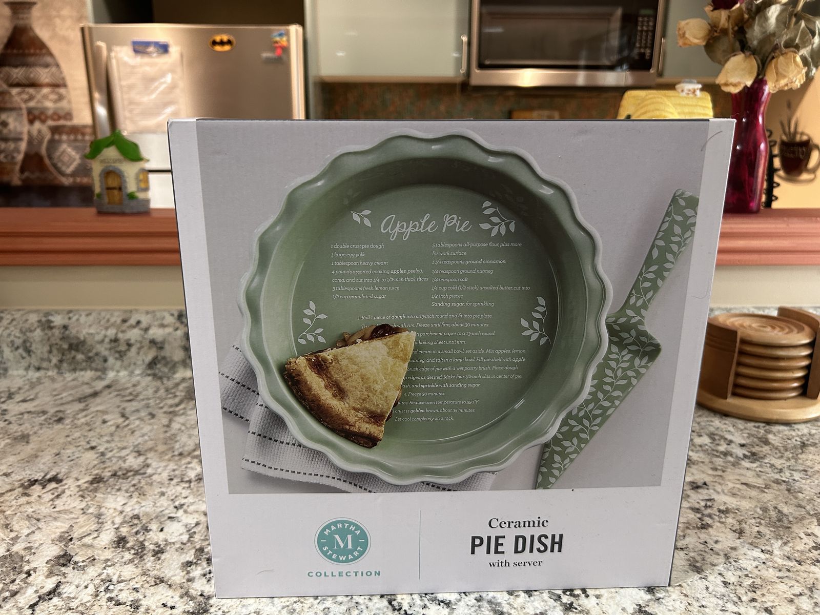 NEW Martha Stewart Pie dish w/server,