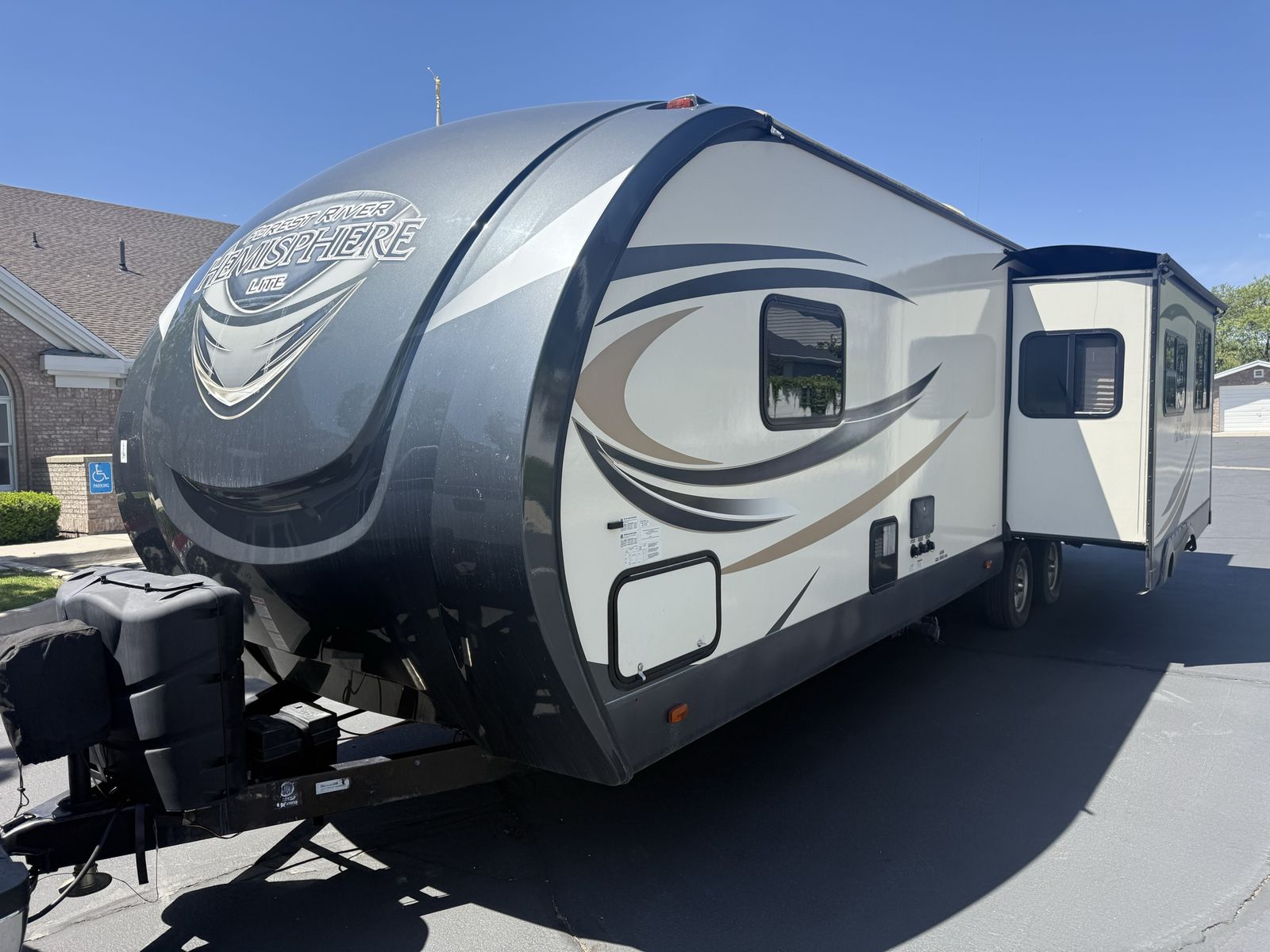 Main image 5