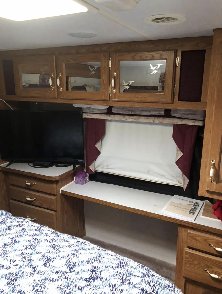 Main image 5