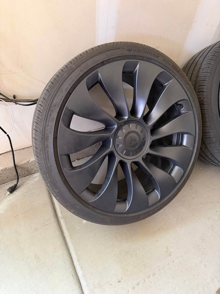 Model Y 21” Uberturbine Rear Wheels