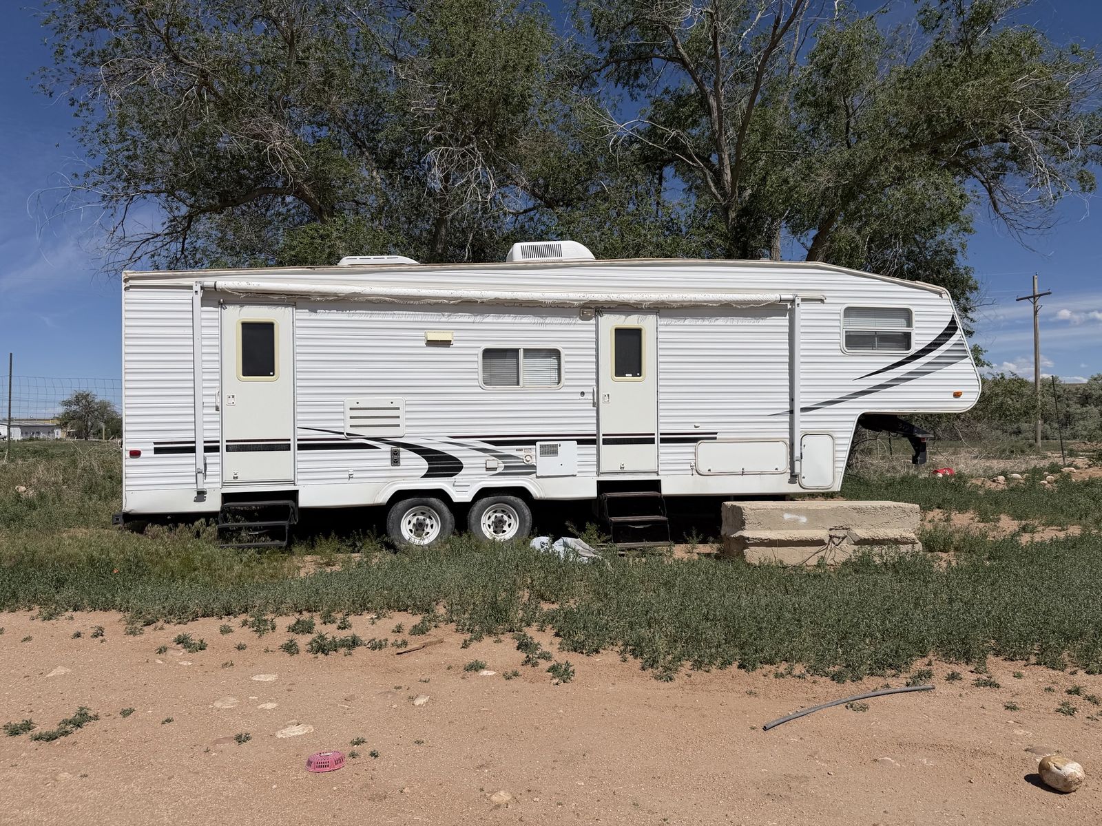 2004 32' KYRV Fifth Wheel Camper