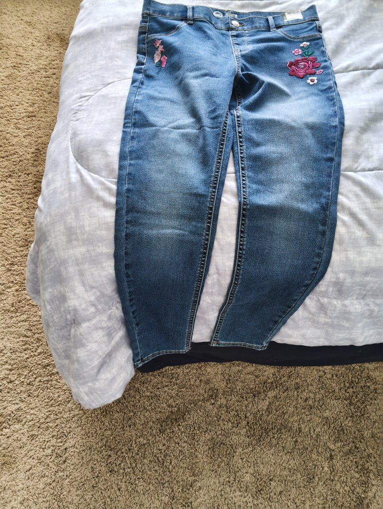Girls size 14-16 jeans.