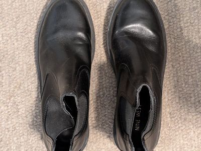 Nine West Women's Size 9 Black Lug Sole Chelsea Boots