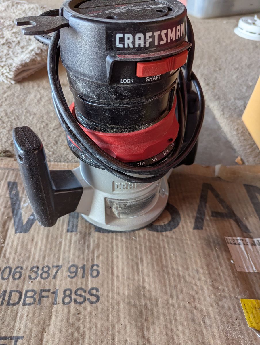 CRAFTSMAN ROUTER AND LARGE SELECTION OF BITS