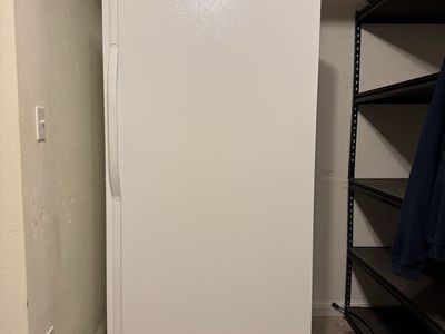 KENMORE UPRIGHT FREEZER