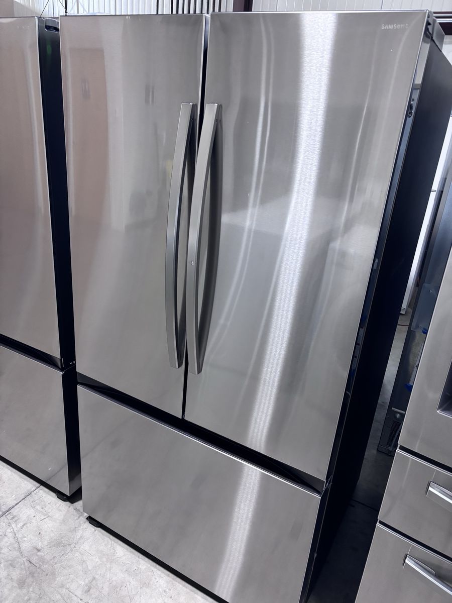 New Samsung 32 cu. ft. French Door Refrigerator with Ice