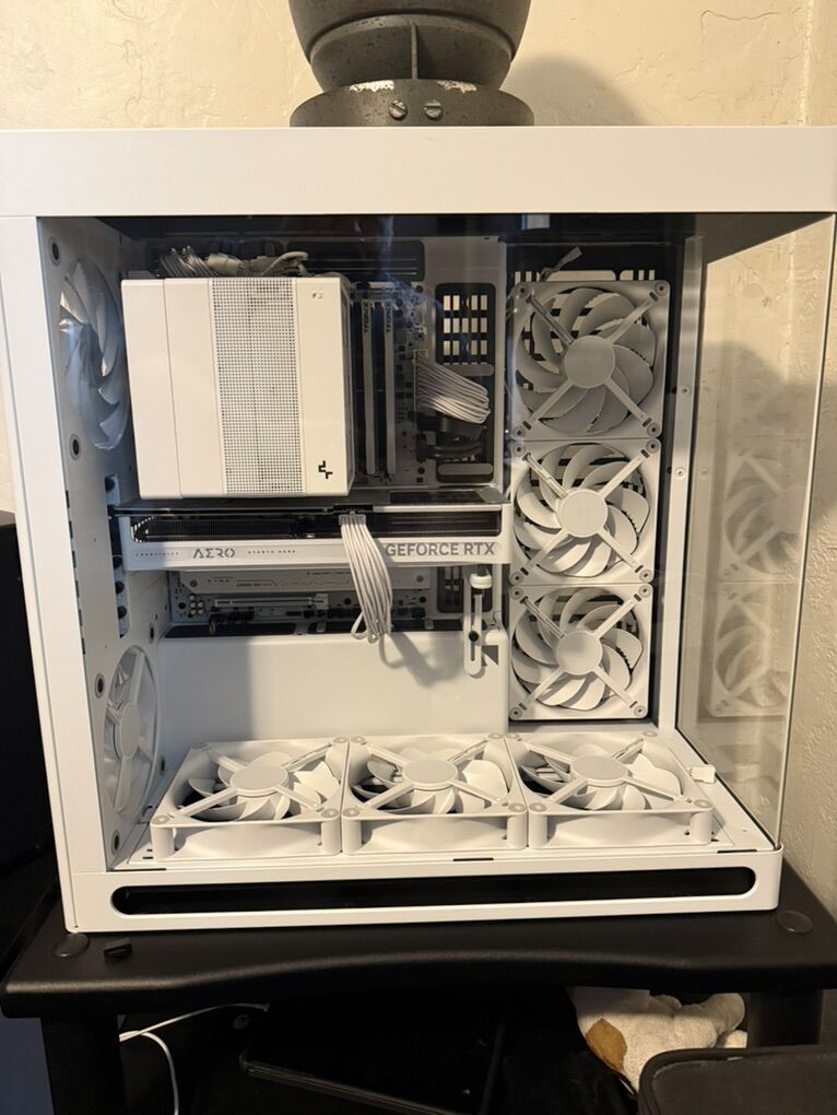 Custom Built White Gaming PC RTX 5080