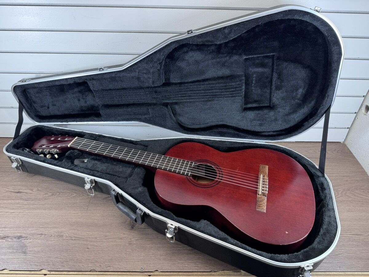 Guild Mark 1 Classical Guitar 6 String Right Hand with Hard Case USA #WCP034828