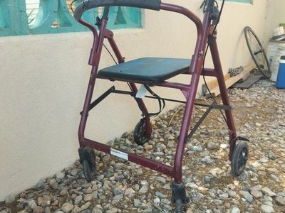 Folding walker