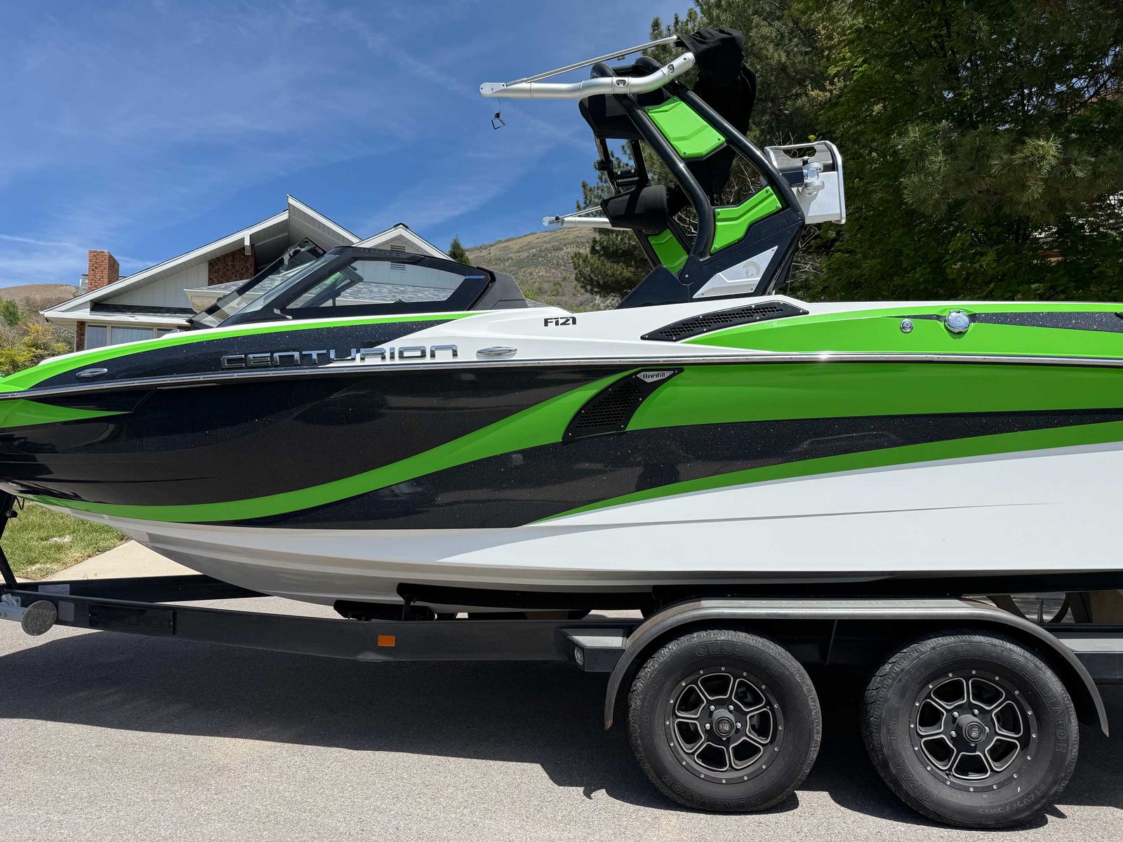 2021 centurion FI21 Boat
