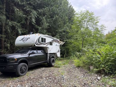 2018 Artic Fox 811 & 2022 Ram 3500 Combo