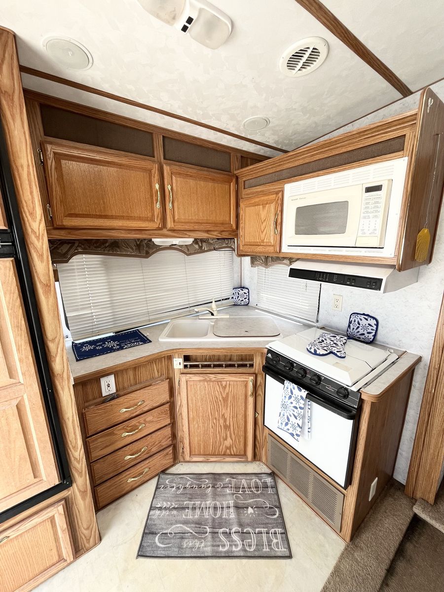 Main image 7