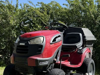 Craftsman Riding Lawn Mower w bagger