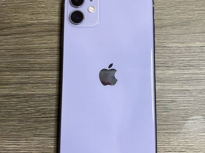 iphone 11 64 GB US Mobile/ Celluar Only. Like a brand new 100% battery