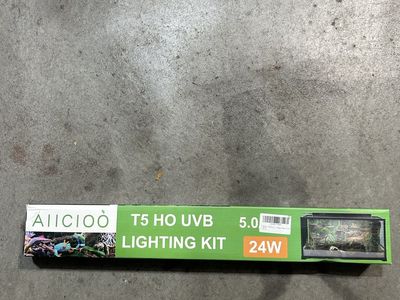 Reptile uvb lamp and bulb