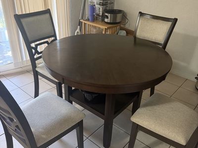 Dining Table w/ 4 Chairs