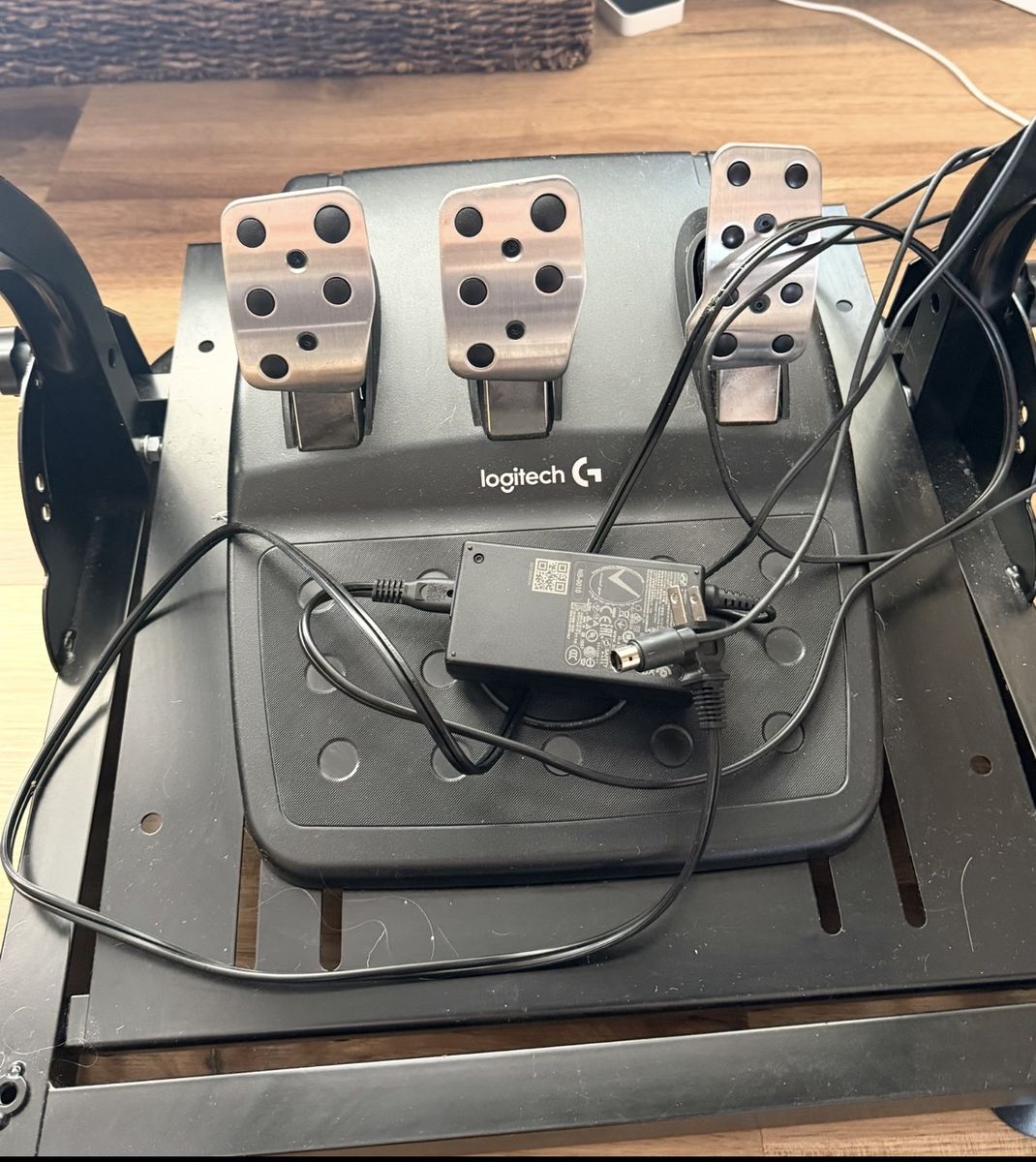 Main image 4
