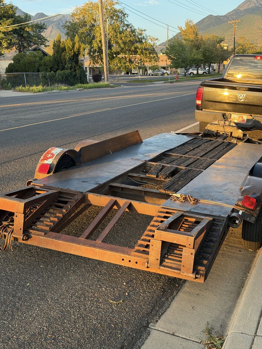 CAR HAULER 