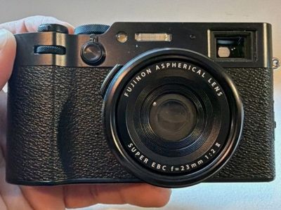Fujifilm X100VI 40.2MP Digital Camera Black / Low Shutter Count with box
