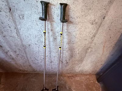 Vintage Miller USA 35” Ski Poles – Patented UltraGrip – Utah Ski History $100 cash/venmo in Provo