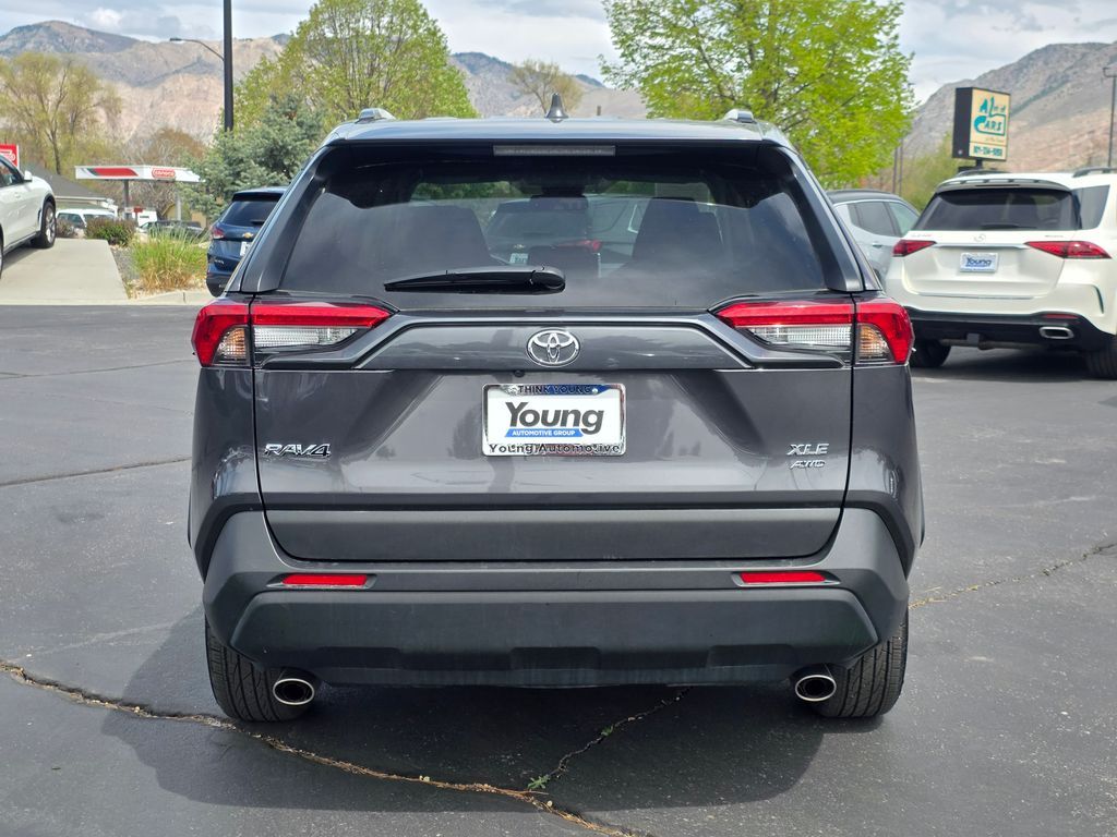 Main image 4