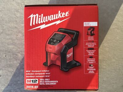 Milwaukee M12 Compact Inflator 2475-20 - Cordless Portable Tire Inflator (Tool Only)
