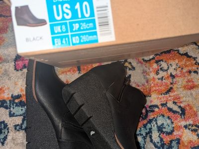 Women's size 10 Dr. Scholl's Bianca Women's Wedge Boots