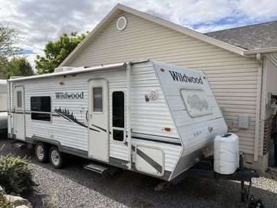 2006 Forest River Wildwood 25ft Travel Trailer w/ Slide-Out