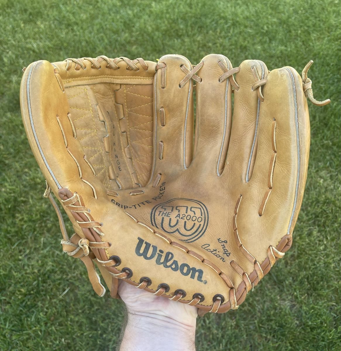 Wilson A2000 12.5 in. Baseball/Softball Glove