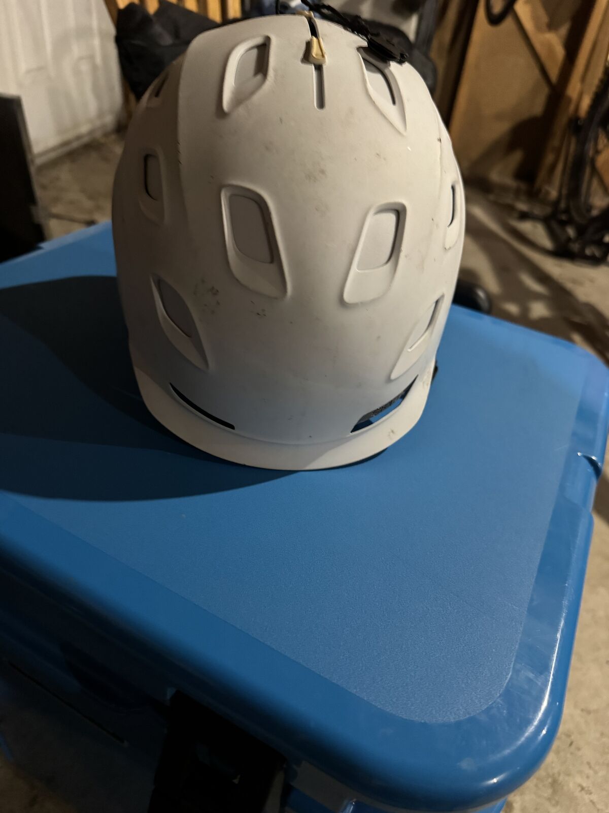 Salomon Medium Ski Helmet - Venting