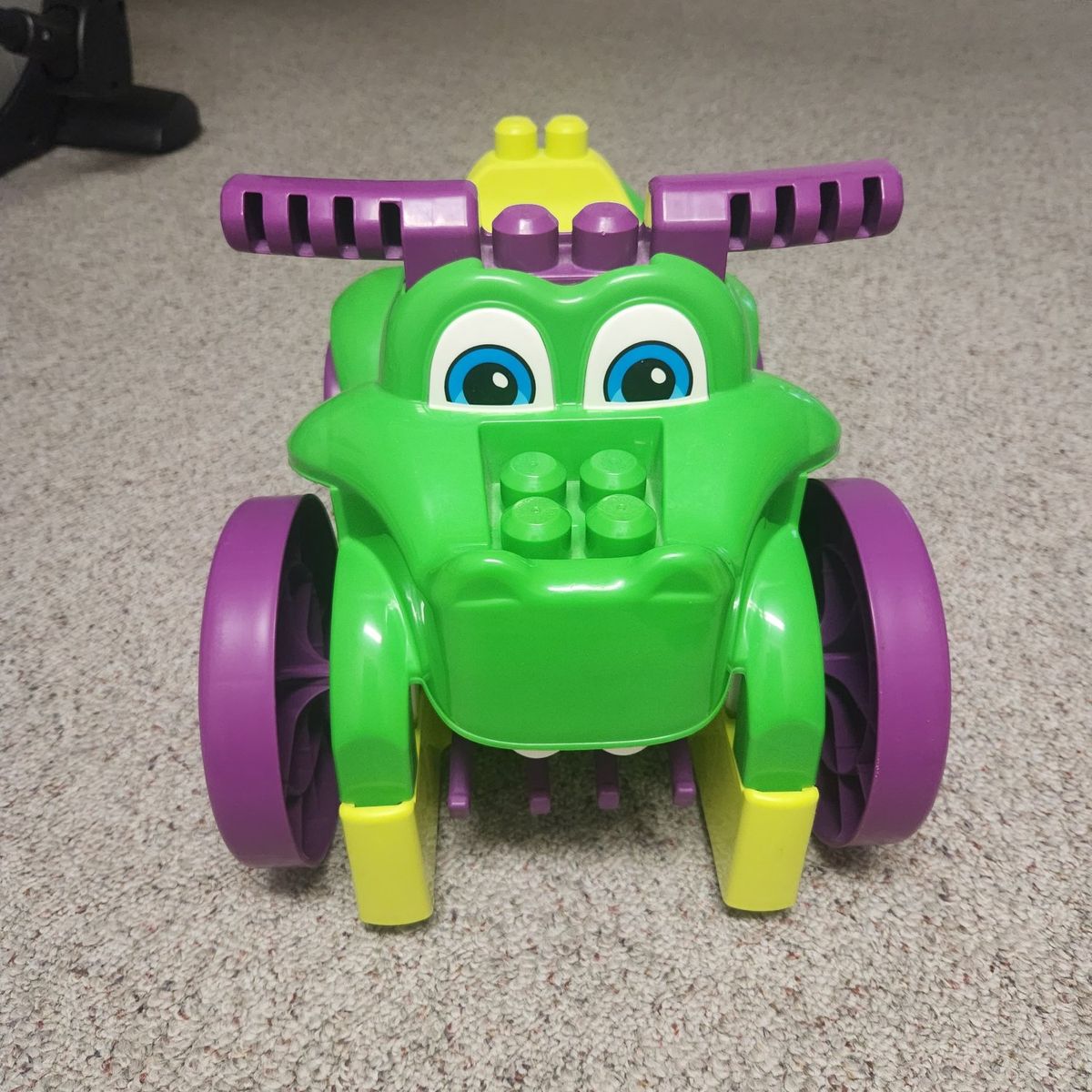 Little Chomps riding toy