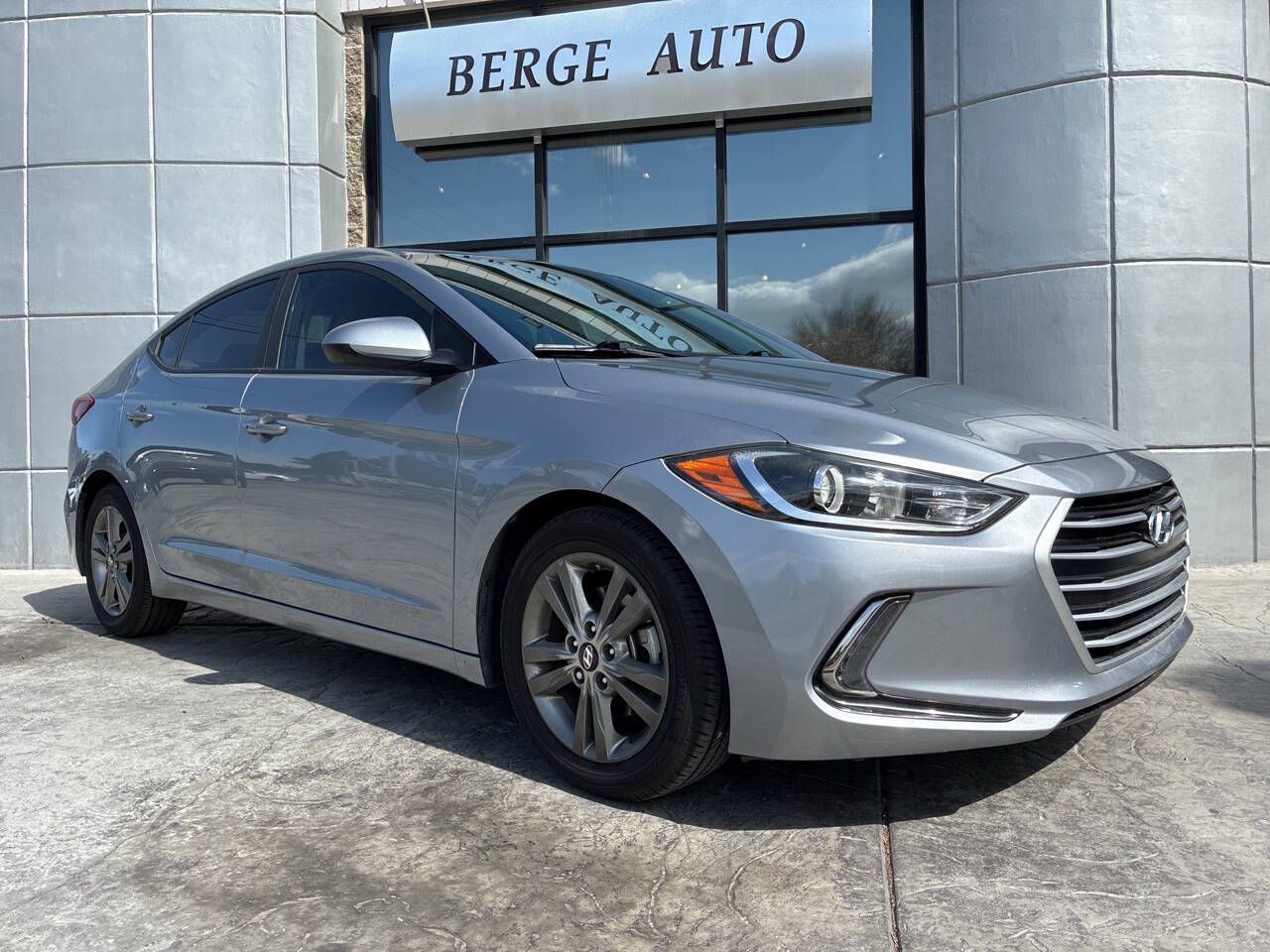 2017 HYUNDAI ELANTRA SE