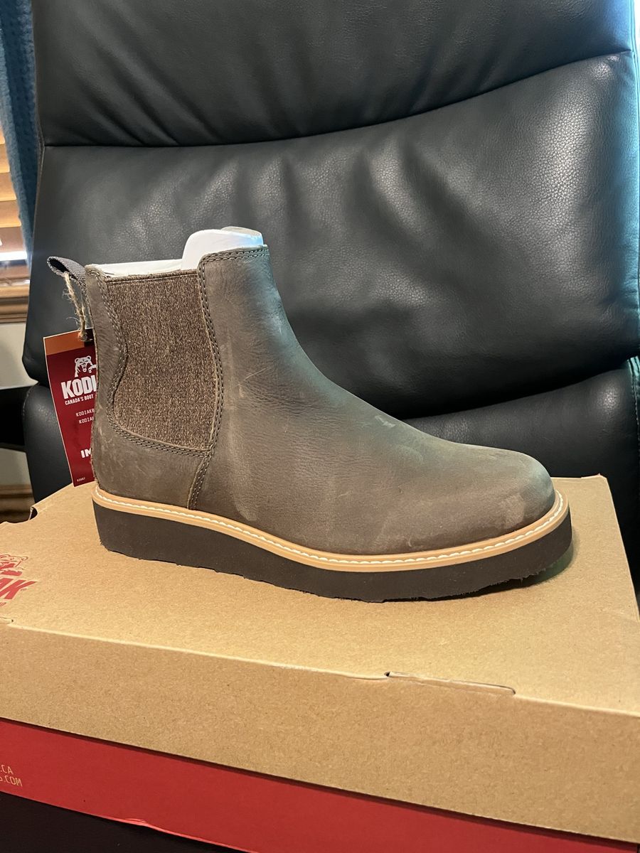Womens 8.5 Kodiak Bonshaw Boots new in box