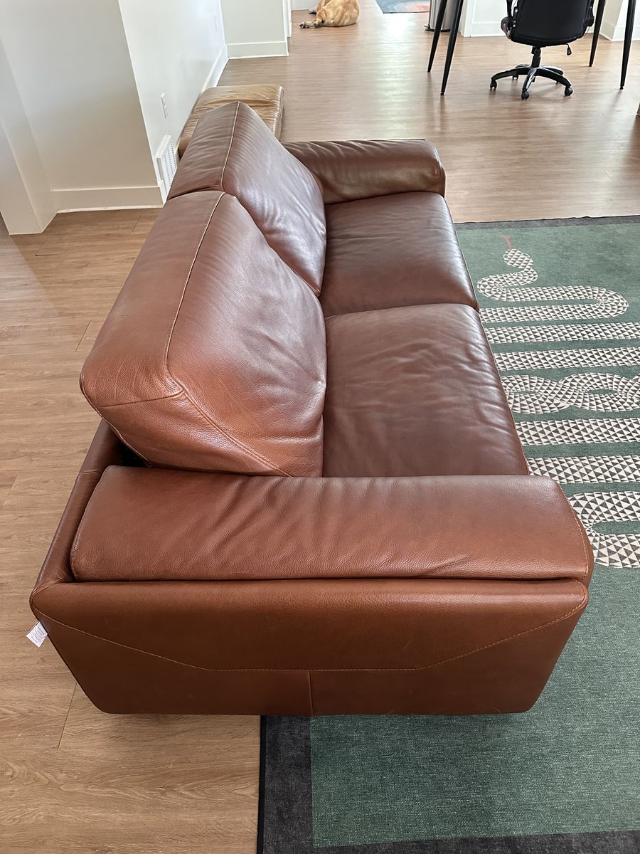 Main image 3