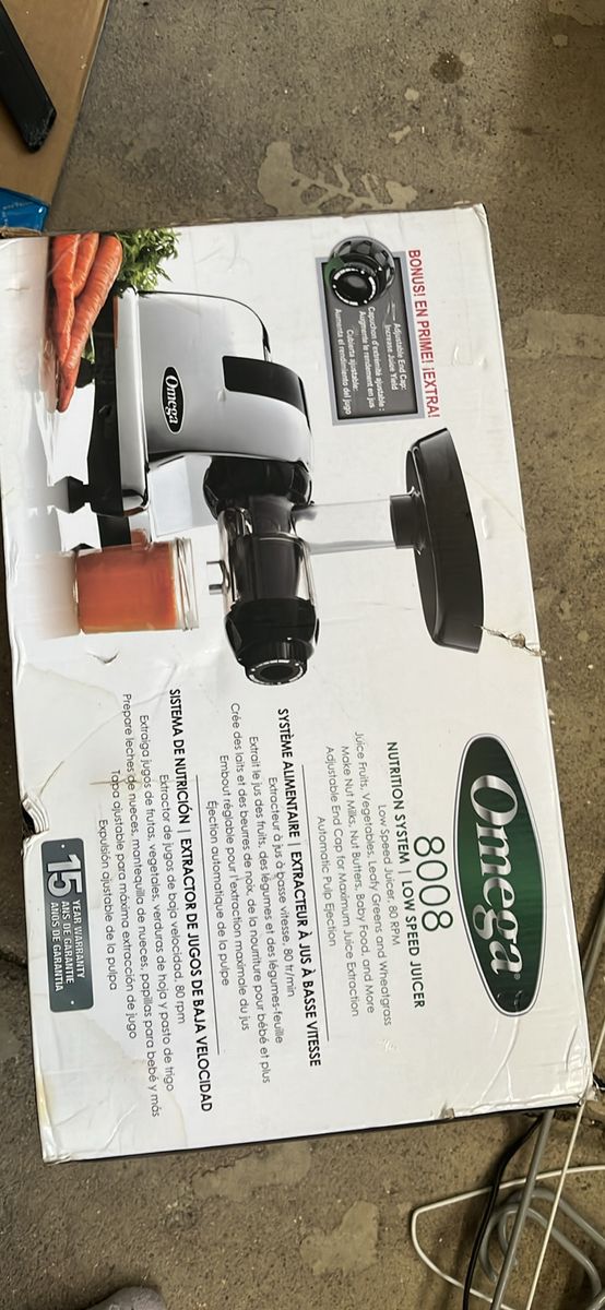 Omega 8008 Nutrition System Low Speed Masticating Juicer
